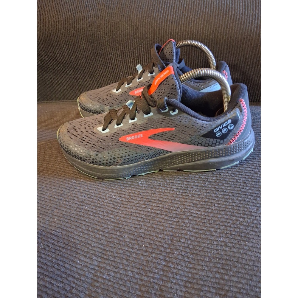 Brooks Womans Divide 3 Trail Running Shoes Ebony Black Diva Pink Size 8.5